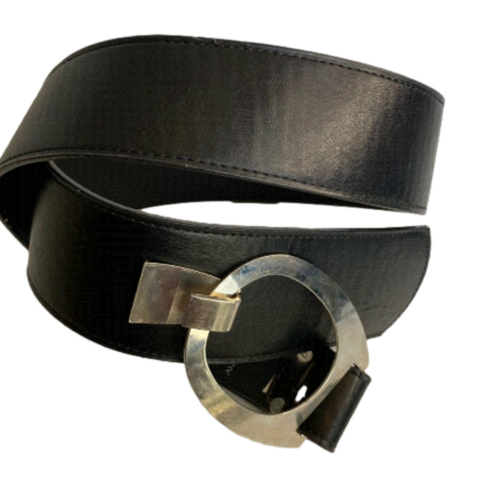 𝅺Streetwear Society women’s black belt. Size medium.